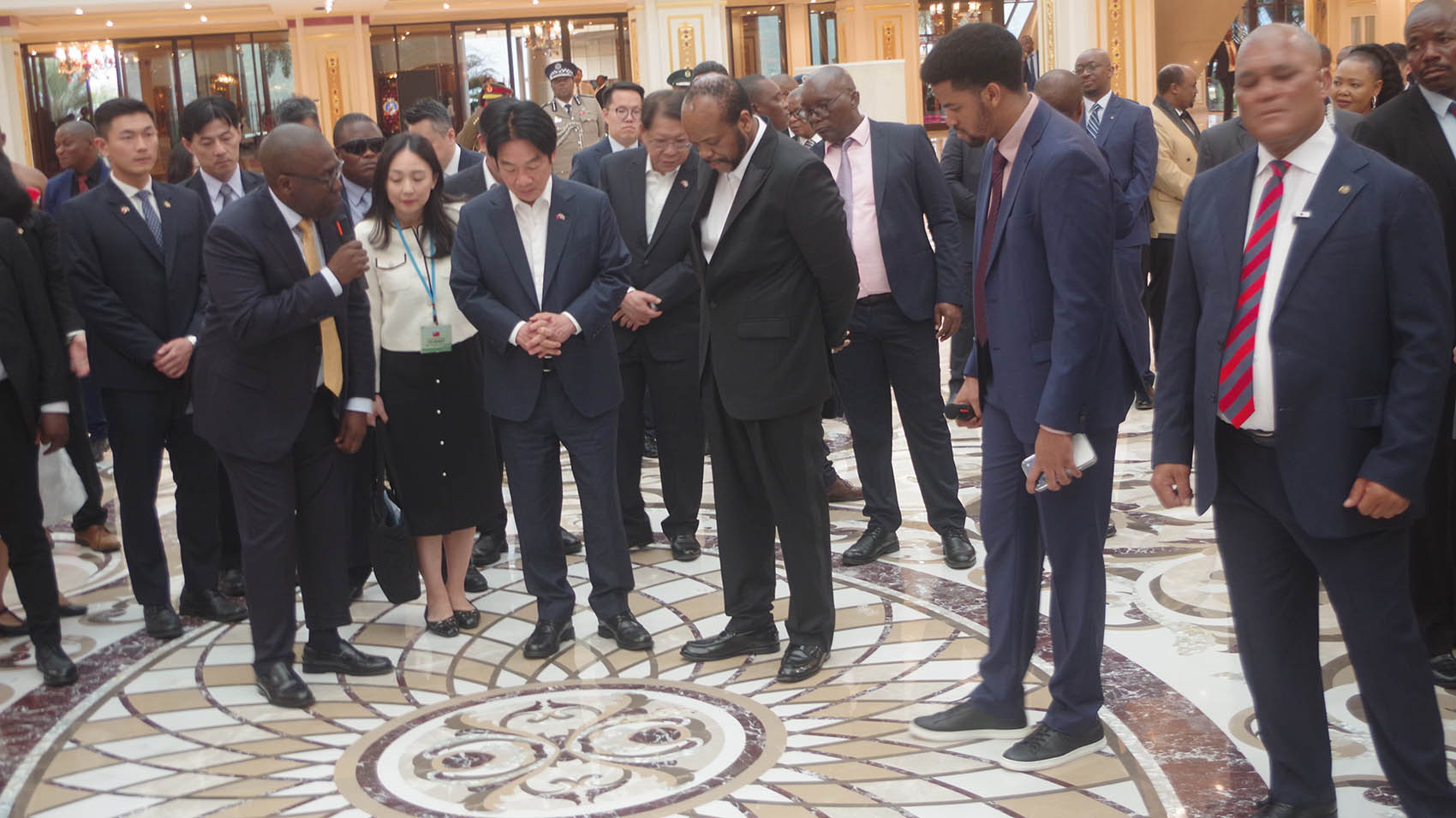 The President of the Republic of China (Taiwan) being shown the King's design of the floor tiles.